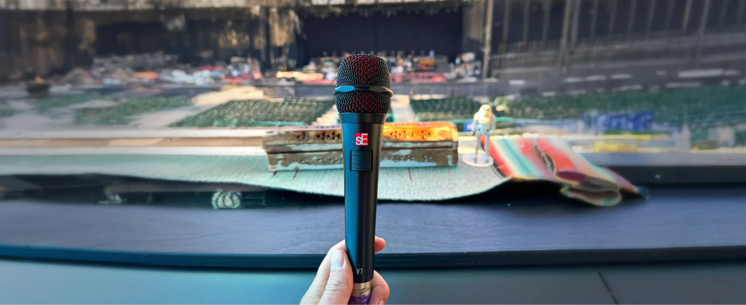 SE ELECTRONICS V7 Push-to-Talk Dynamic Microphone for Singing, Speech & Studio Recording - XLR Handheld Professional Microphone with Supercardioid Aluminum Voice Coil for Huge Gain Before Feedback