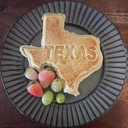 vos-texas-waffle-maker-state-shape-desig-2.jpg