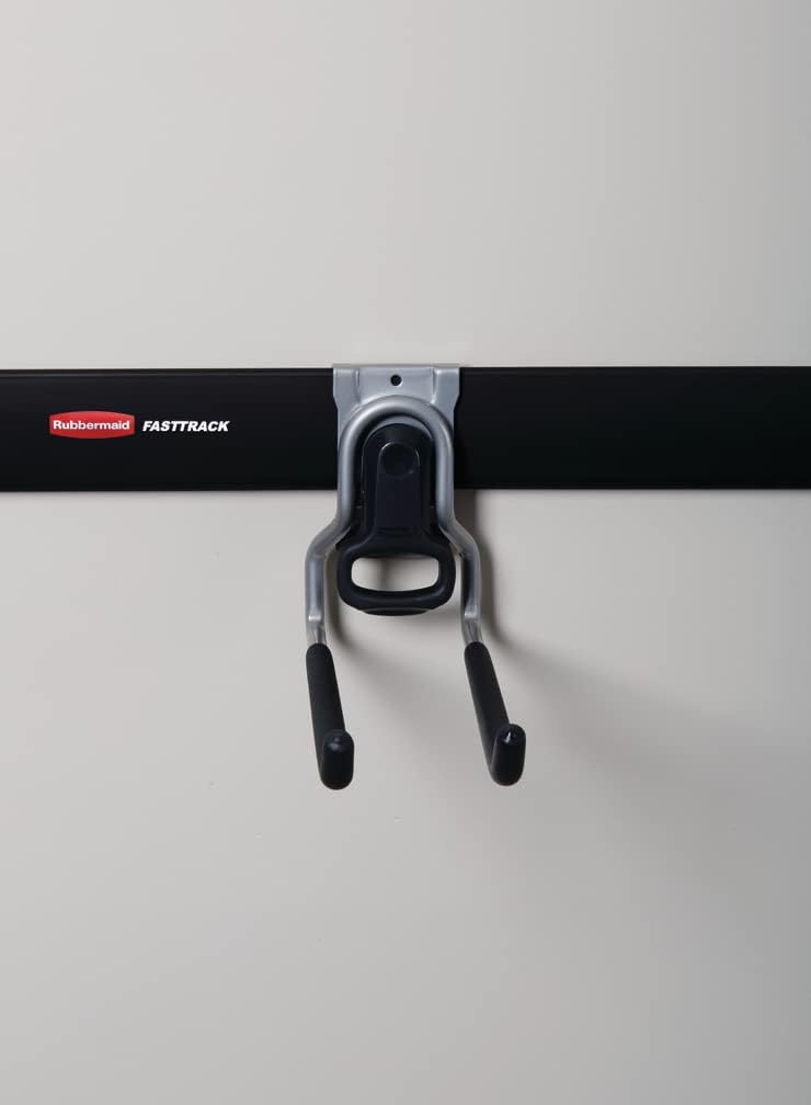 rubbermaid-fasttrack-rail-garage-organiz-2.jpg