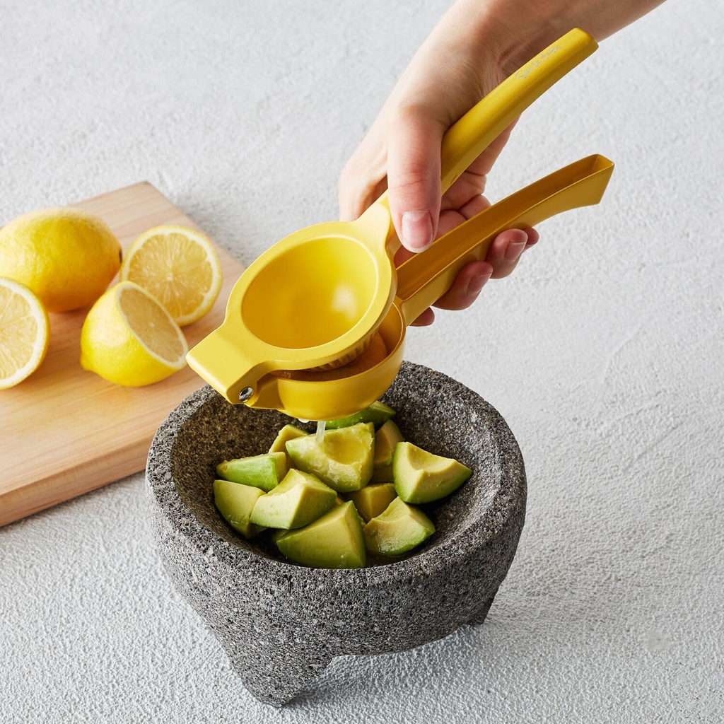 sur-la-table-handheld-lemon-juicer-yello-2.jpg