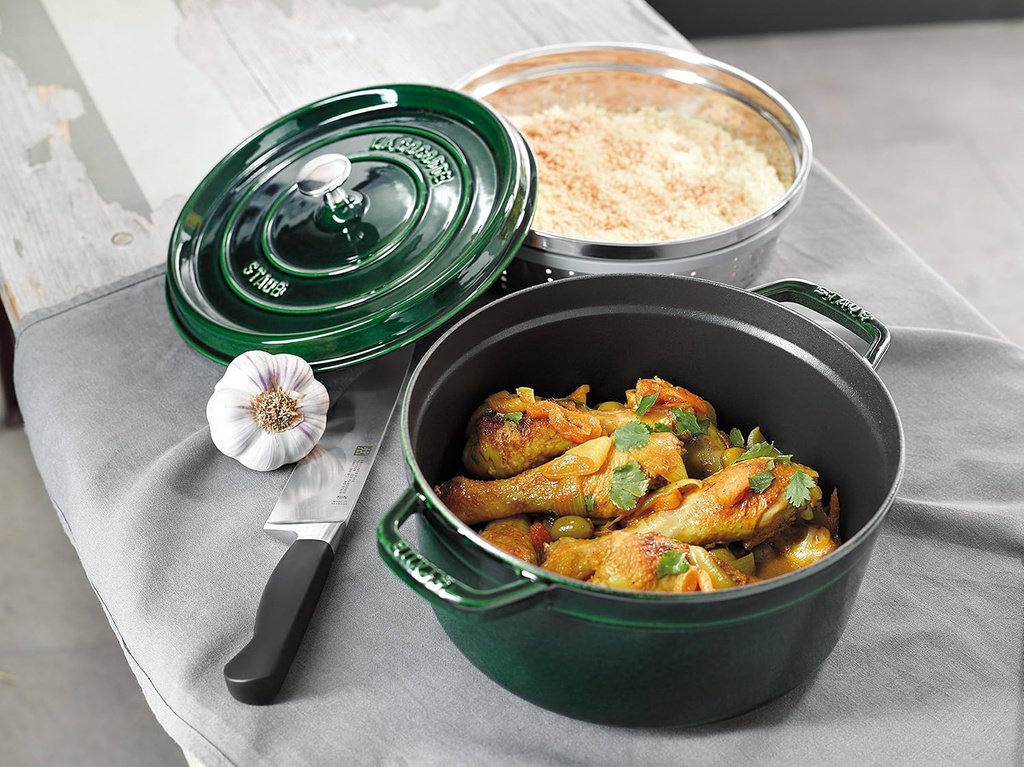 staub-1133885-round-casserole-pot-with-b-5.jpg