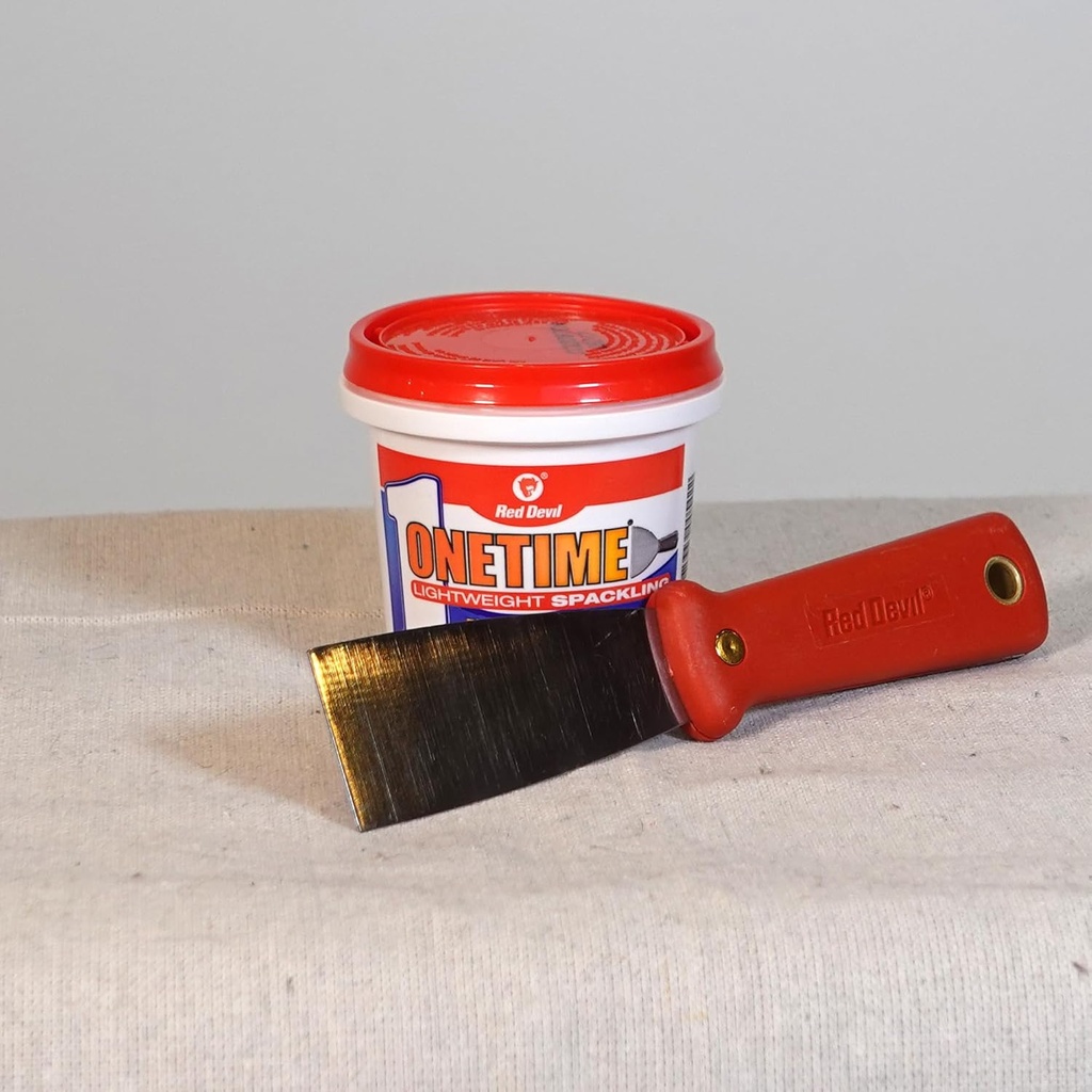 red-devil-4824-1-12-flex-putty-knife-bla-3.jpg