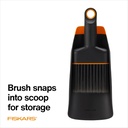 fiskars-planting-soil-scoop-and-brush-se-4.jpg