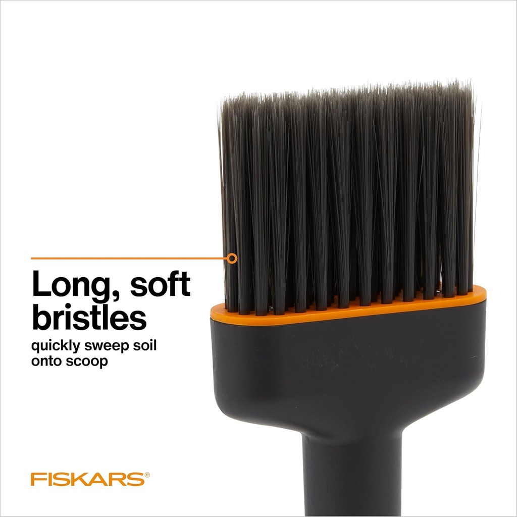 fiskars-planting-soil-scoop-and-brush-se-6.jpg