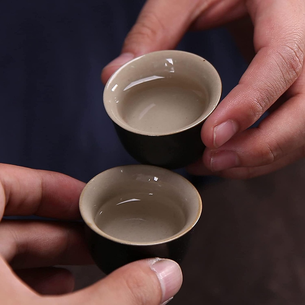 ceramic-sake-set-with-thermal-pot-and-tr-3.jpg