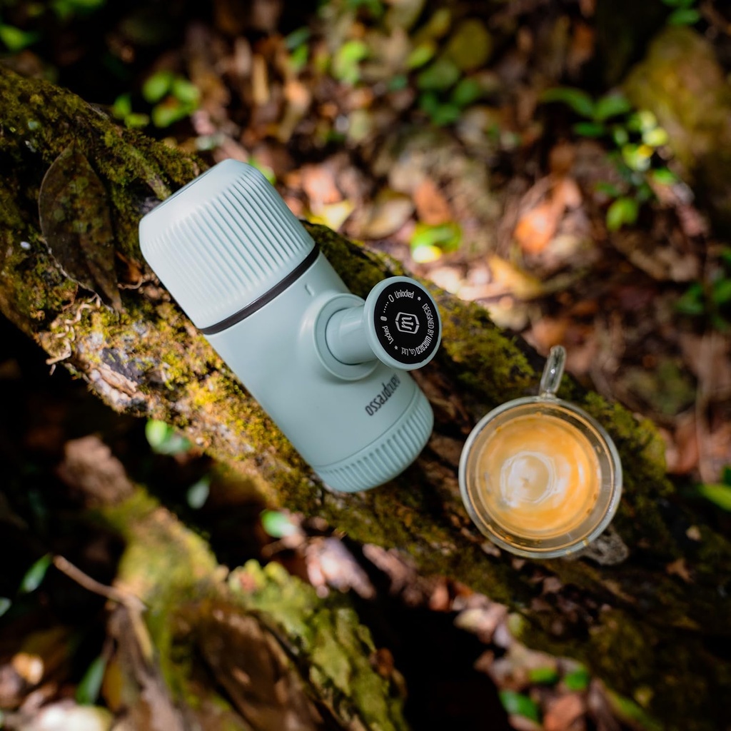 wacaco-nanopresso-portable-espresso-make-4.jpg