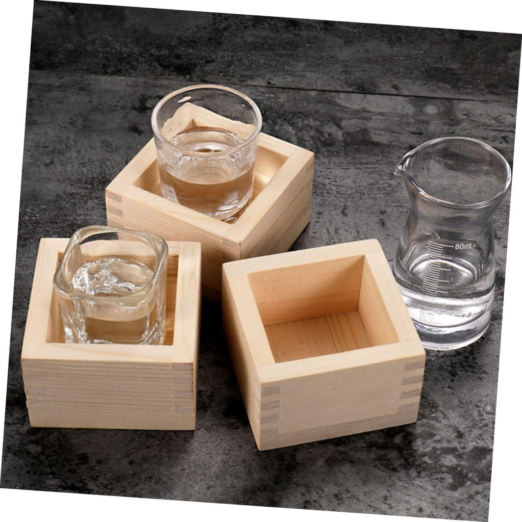 ciieeo-japanese-wooden-sake-cup-set-trad-2.jpg
