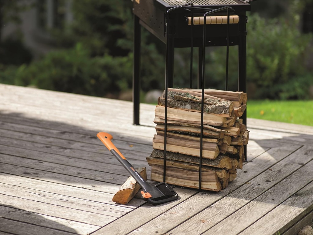 fiskars-chopping-axe-s-x10-storage-and-c-4.jpg