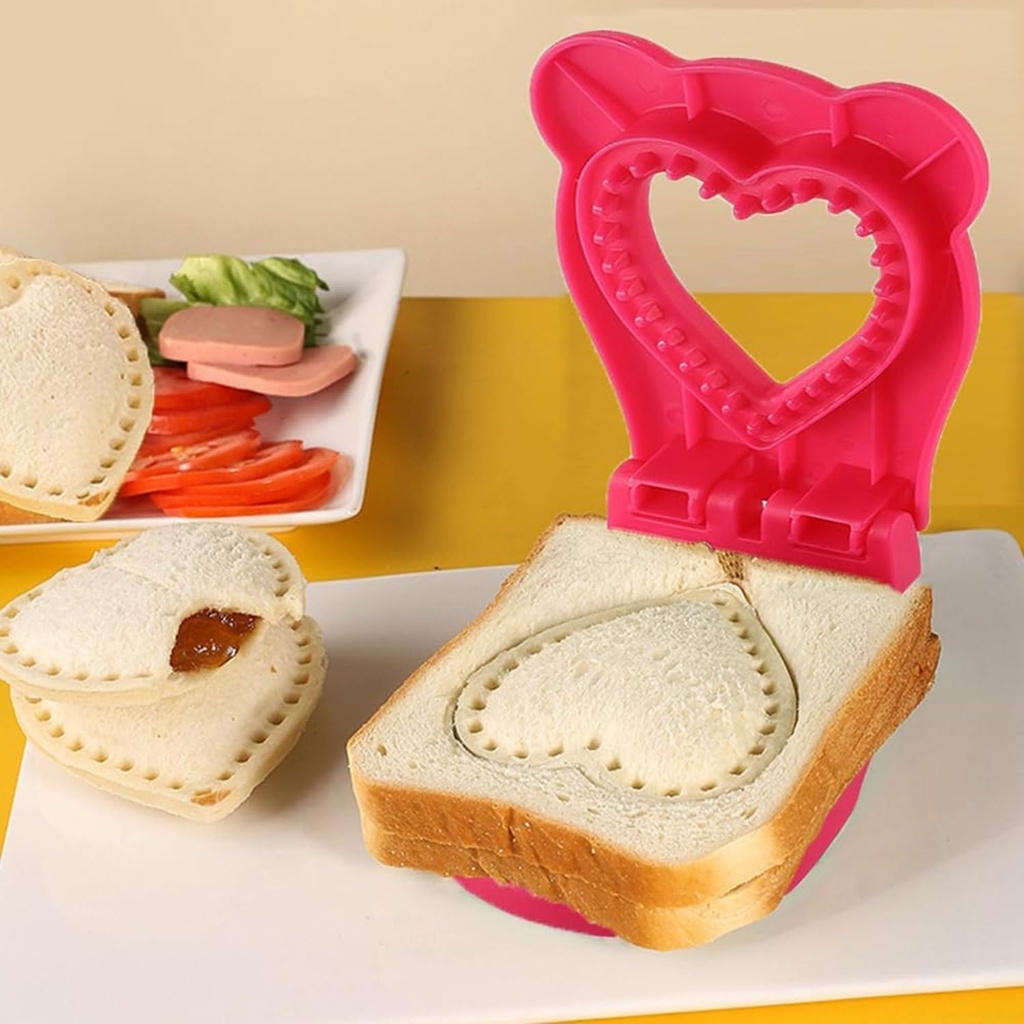 sandwich-cutter-and-sealer-kids-sandwich-4.jpg