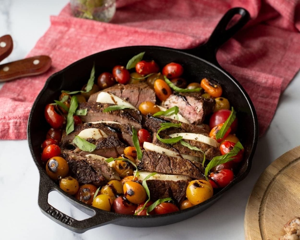 lodge-cast-iron-skillet-with-red-silicon-2.jpg