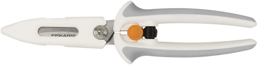 fiskars-crafts-easy-action-powercut-snip-4.jpg