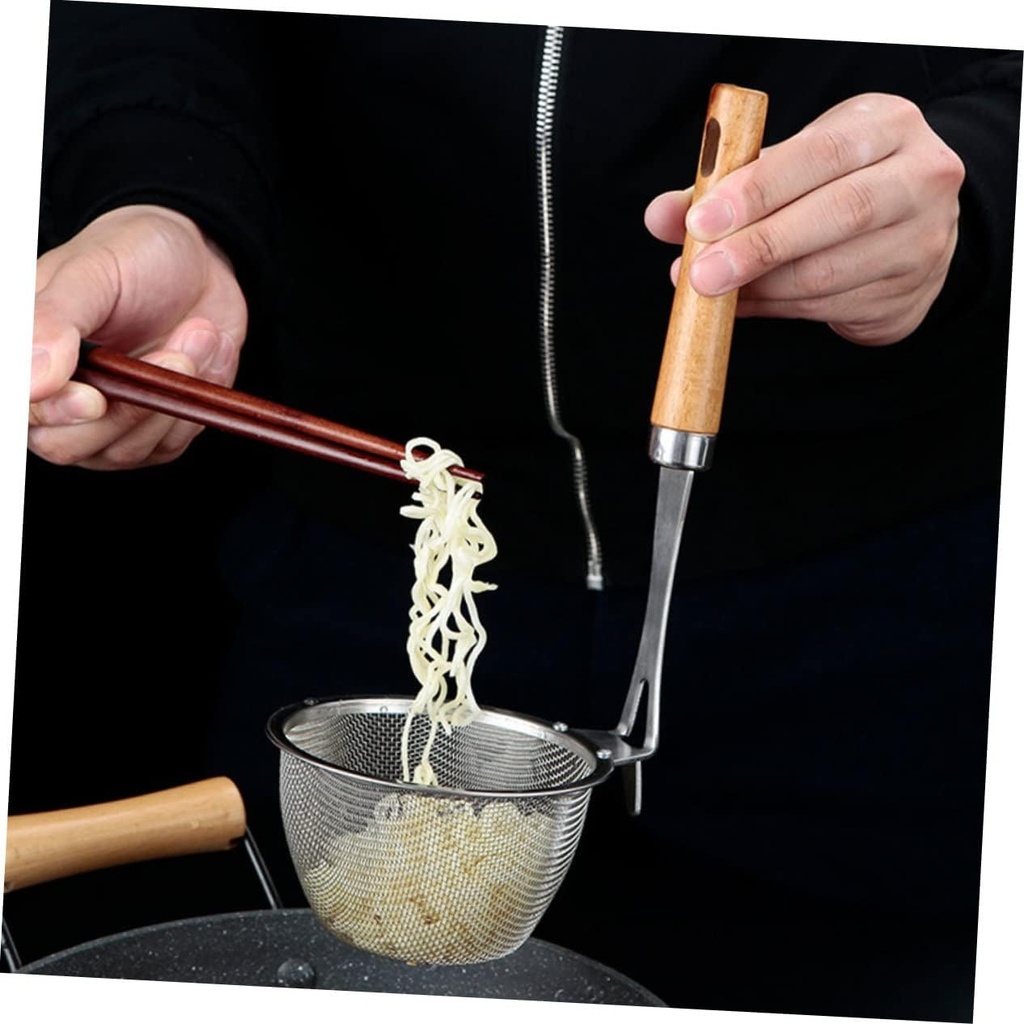 stainless-steel-noodle-strainer-with-han-5.jpg