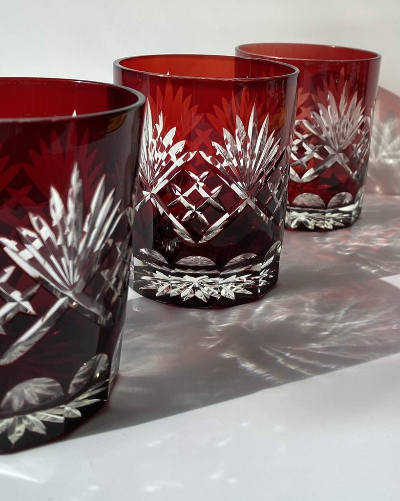 ruby-red-fancy-hand-cutting-wine-glass-g-2.jpg