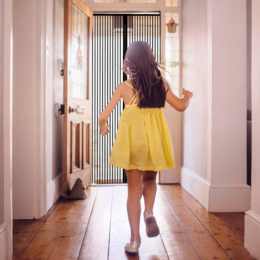 magnetic-screen-door-190x250cm-keeps-bug-2.jpg