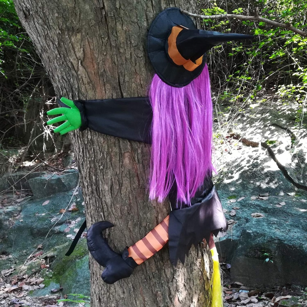 betty-bash-crashing-witch-into-treehallo-2.jpg