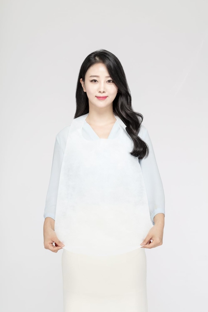 kreal-adult-bib-for-eating-white-dining--4.jpg