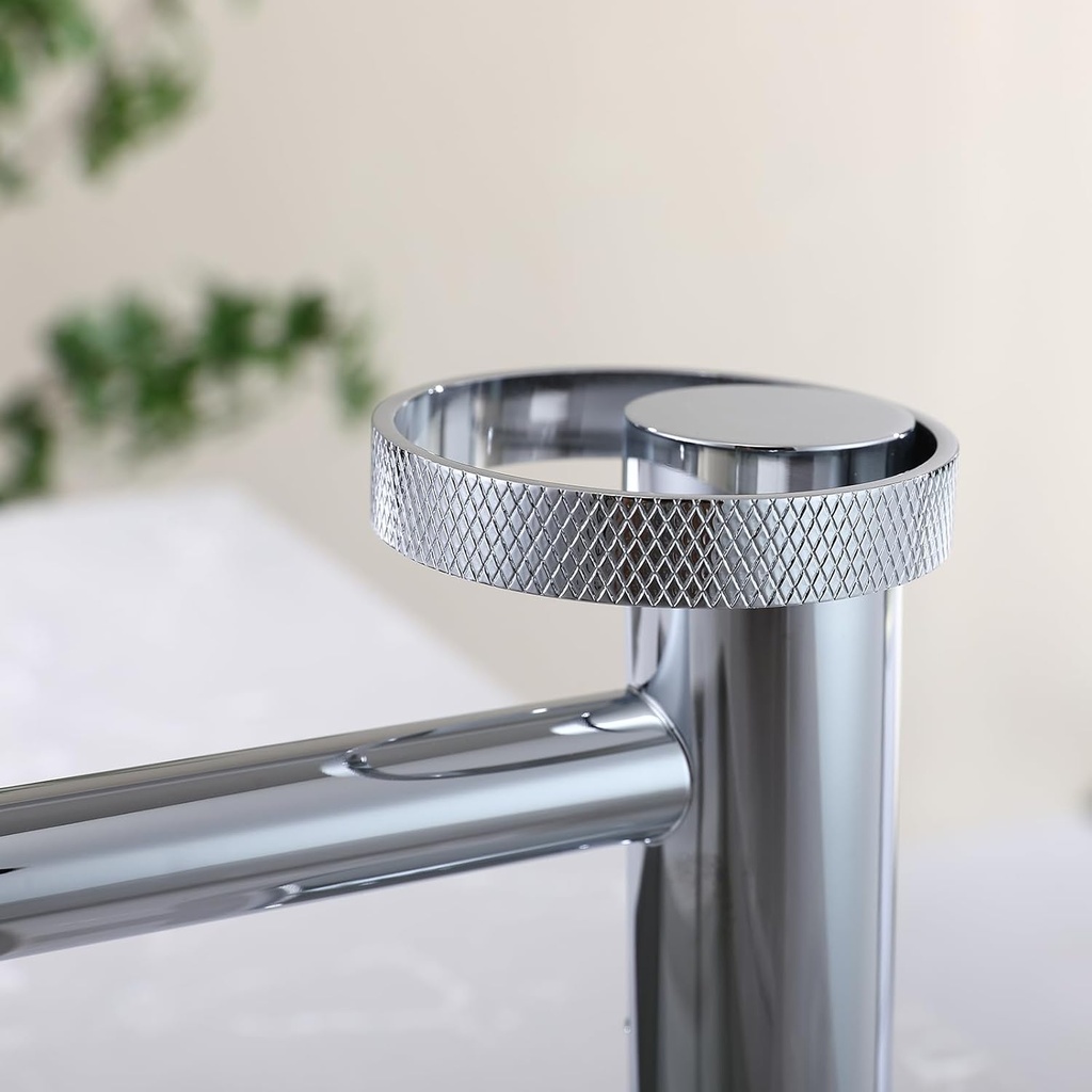 chrome-bathroom-faucet-with-pop-up-drain-3.jpg