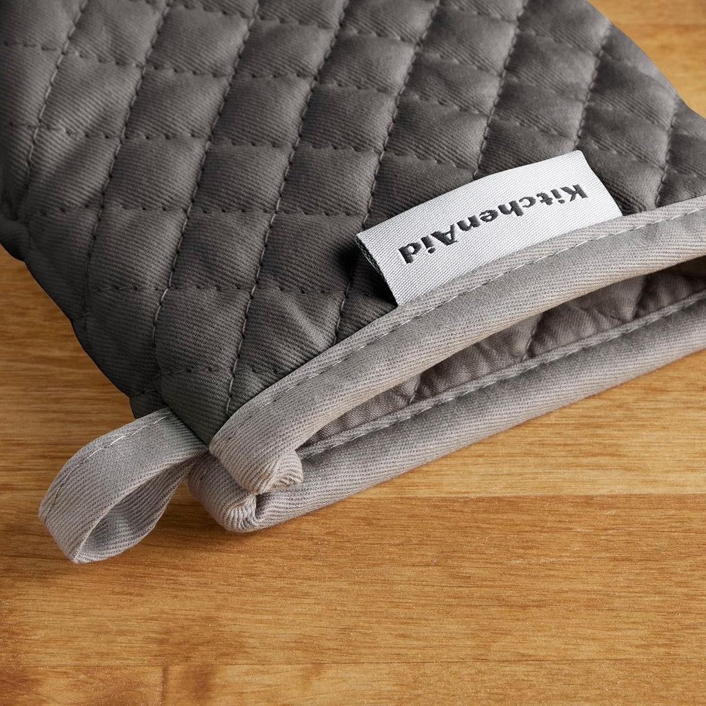 kitchenaid-asteroid-mini-oven-mitt-set-5-3.jpg