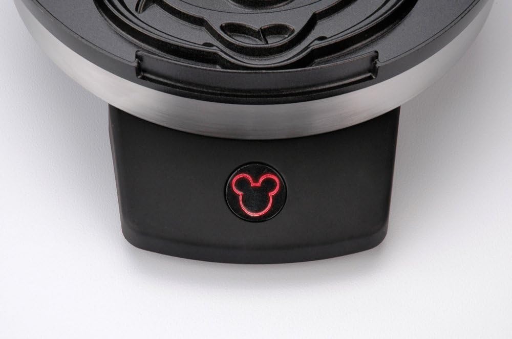disney-mickey-mouse-waffle-maker-by-sele-4.jpg