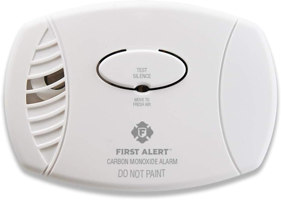 First Alert Carbon Monoxide Detector, Plug-In Alarm with Battery Backup, CO605, White, 1-Pack