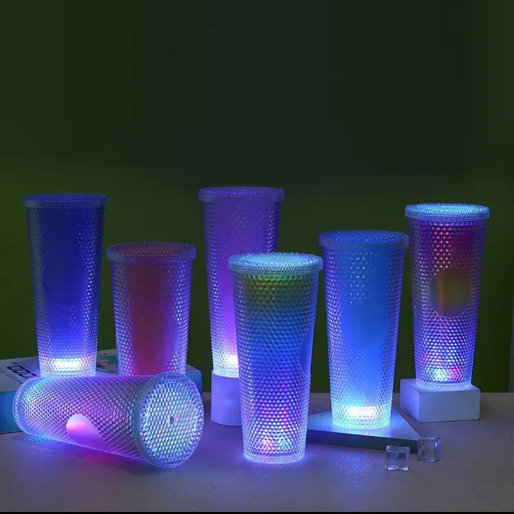 Light up drink Cup/Tumbler with Straw 20 Oz