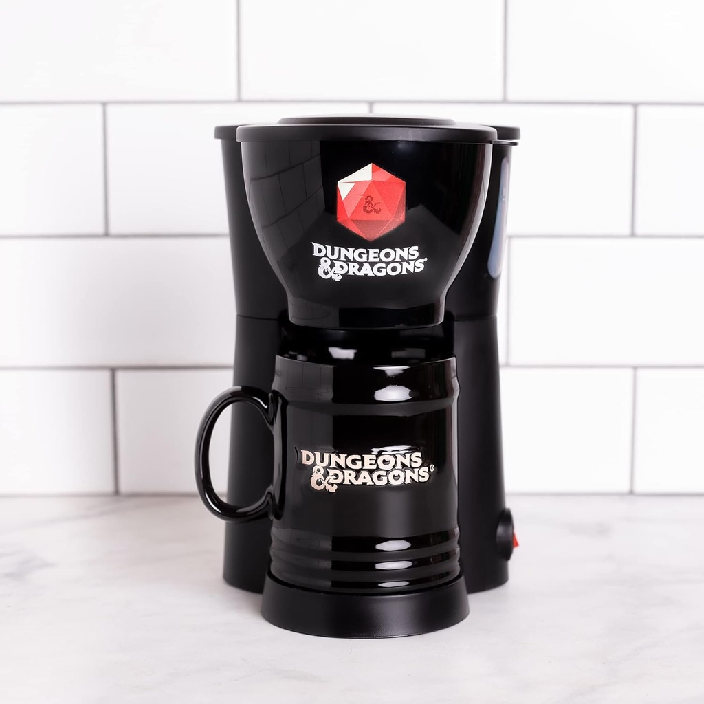 Uncanny Brands Dungeons and Dragons Single Cup Coffee Maker with Mug
