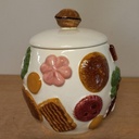 Large Vintage Ceramic Cookie Jar with Walnut Top Lid, Collectable Pottery Jar with Raised Cookies Decor, Food Storage Jar, Candy Jar, 8 "W x 10 "H x 8 "D, Kitchen Decorative Jar for Home Decor
